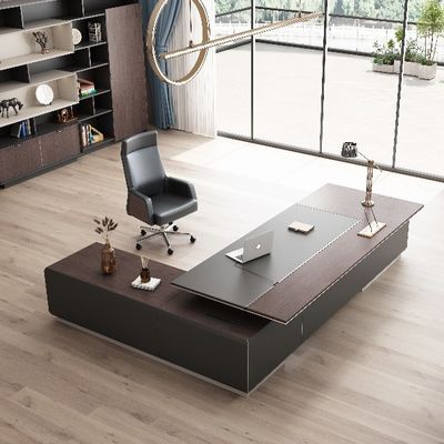 kupować Nowoczesny luksusowy duży drewniany biurko MDF Klasyczny szef Biurowy biurko do stacji roboczych online manufacture