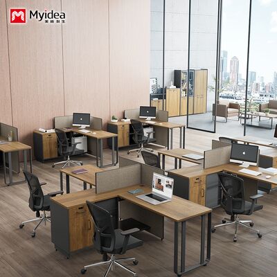 Biuro dla dwóch osób z stalową nogą, szafką boczną do przechowywania, biurko dla pracowników wykonane z materiału melaminowego