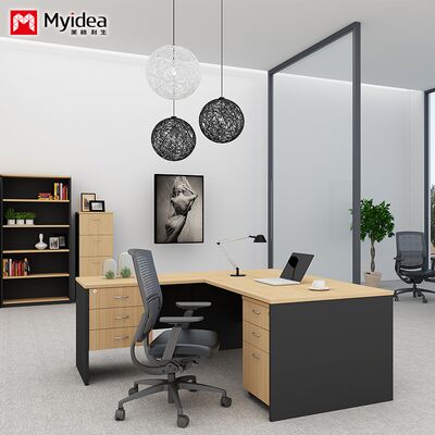 Dostosowanie Klasyczny biurko wykonawcze z szafami, szufladami, wypełnieniem i przechowywaniem danych, komputerem firmowym, biurkiem biurowym, biurkiem menedżera